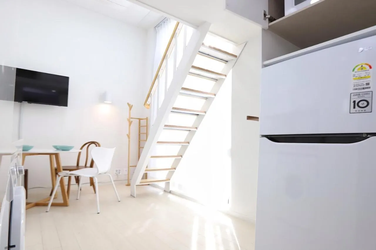 J Garden Apartment Seoul 0*,