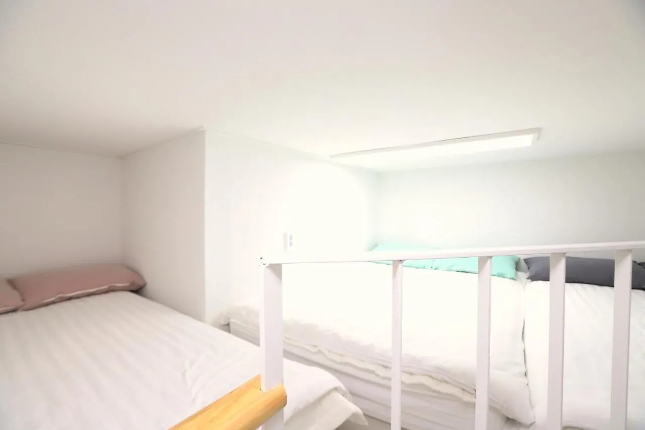 J Garden Apartment Seoul 0*,